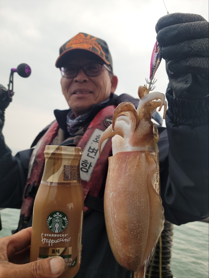 11월 20일 수나2호 갑오징어 조황입니다.